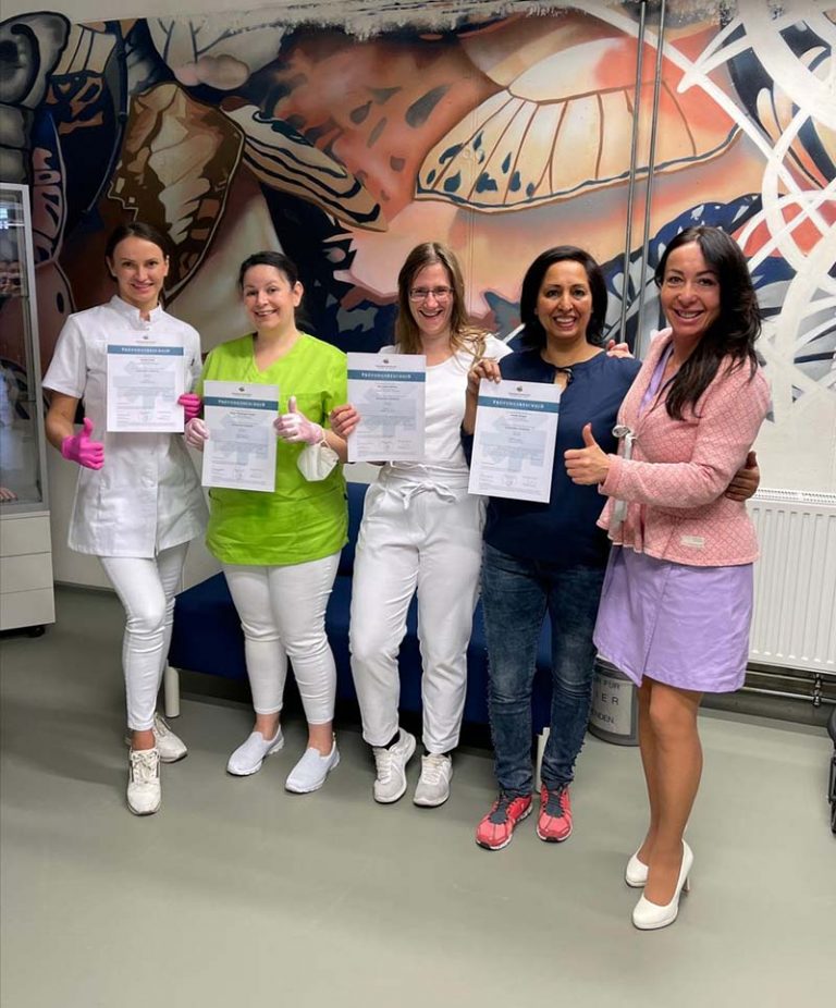 MP-Meisterprogramm-Joanna-Stuenkel-Gramm-mit-Absolventinnen